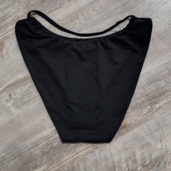 PrettyLittleThing Black Strap Front High Leg Bikini Bottom - Picture 7 of 11